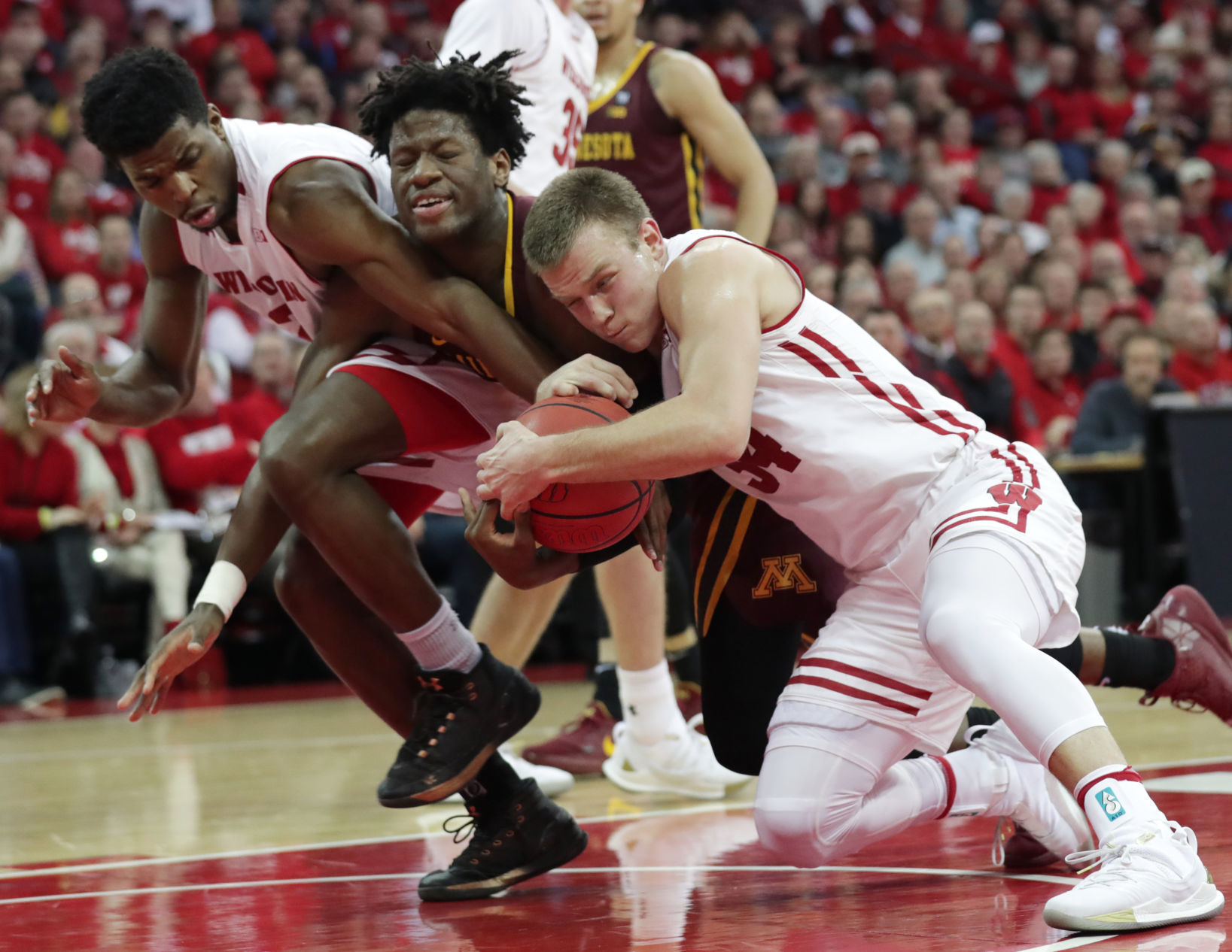Golden Gophers 59, Badgers 52
